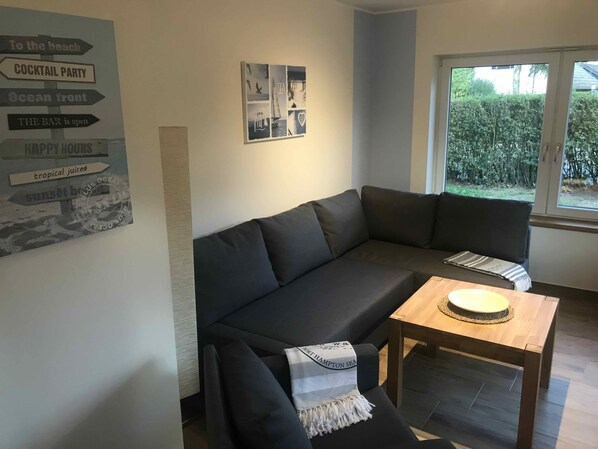 Panoramic-Apartment, Seeblick, Erdgeschoss | Wohnzimmer | Smart-TV, Netflix, Streaming-Dienste