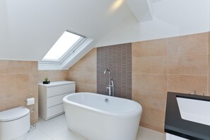 Bathroom - Platinum Apartment in St. John's Wood (London)