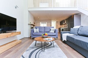 Apartment, 2 Bedrooms | Living area | Flat-screen TV - Platinum Apartment in St. John's Wood (London)