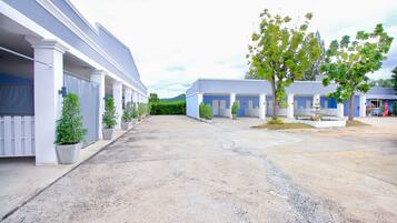 Bãi đậu xe tự phục vụ miễn phí