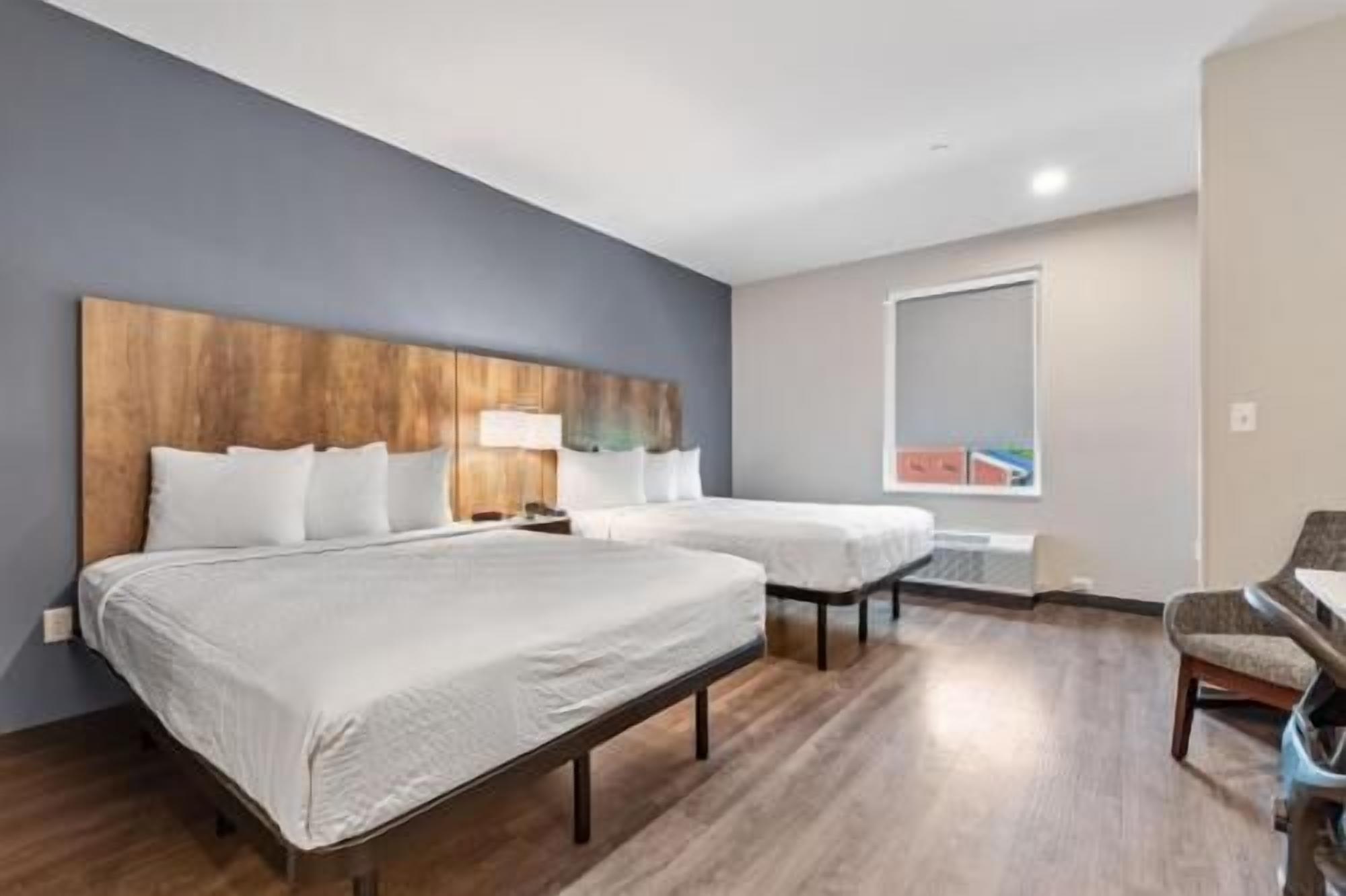 Ropa de cama de alta calidad y escritorio 