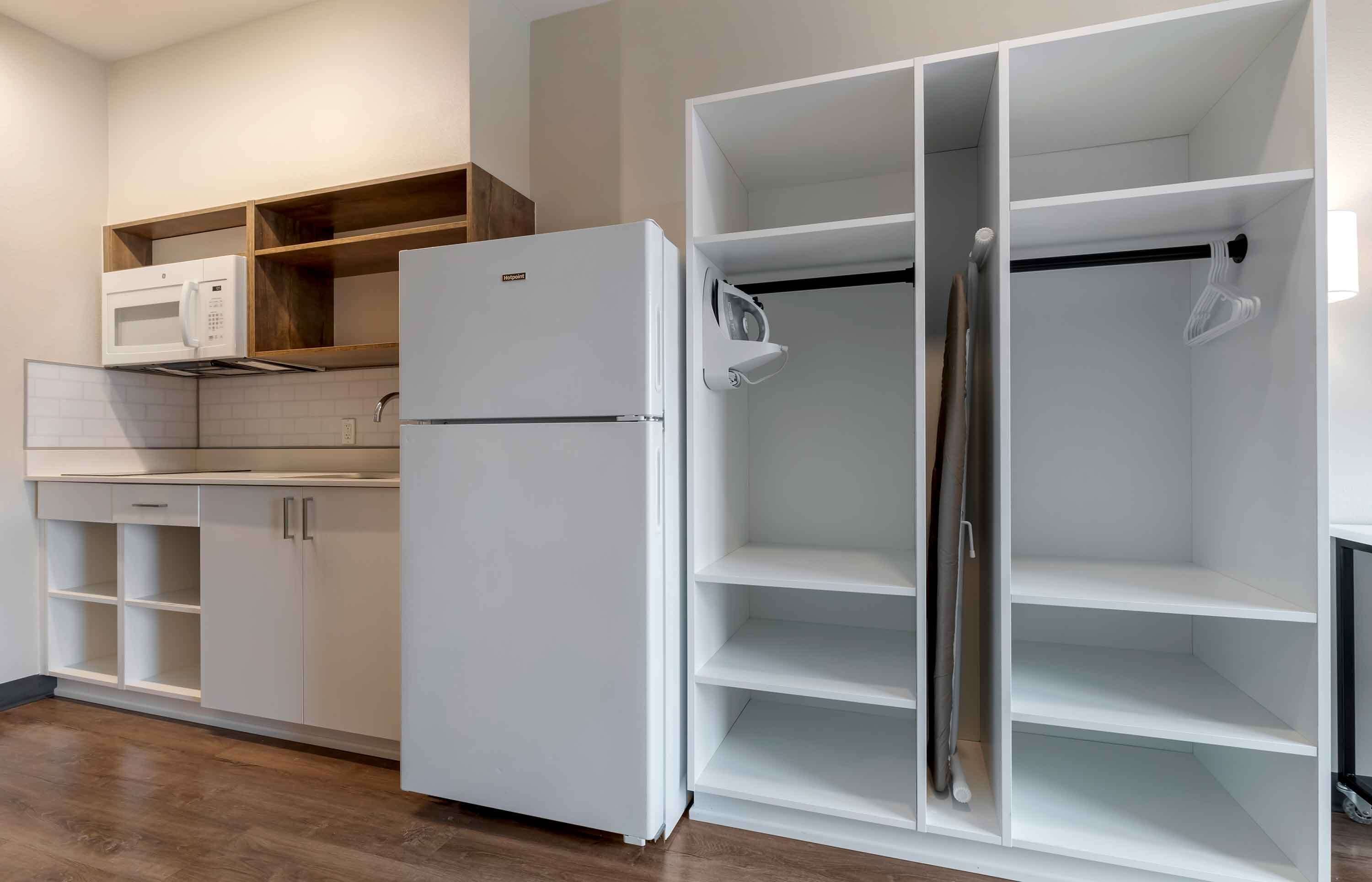 standard studio, 1 king bed, non smoking, refrigerator (microwave) | premium bedding, desk, iron/ironing board, bed sheets