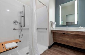 Shower, towels - Extended Stay America Premier Suites Austin Austin Airport (Austin)