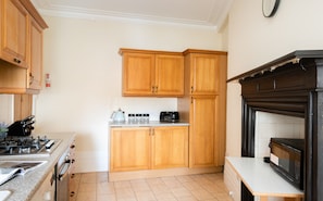 Apartment, 2 Bedrooms | Private kitchen