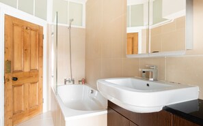 Apartment, 2 Bedrooms | Bathroom