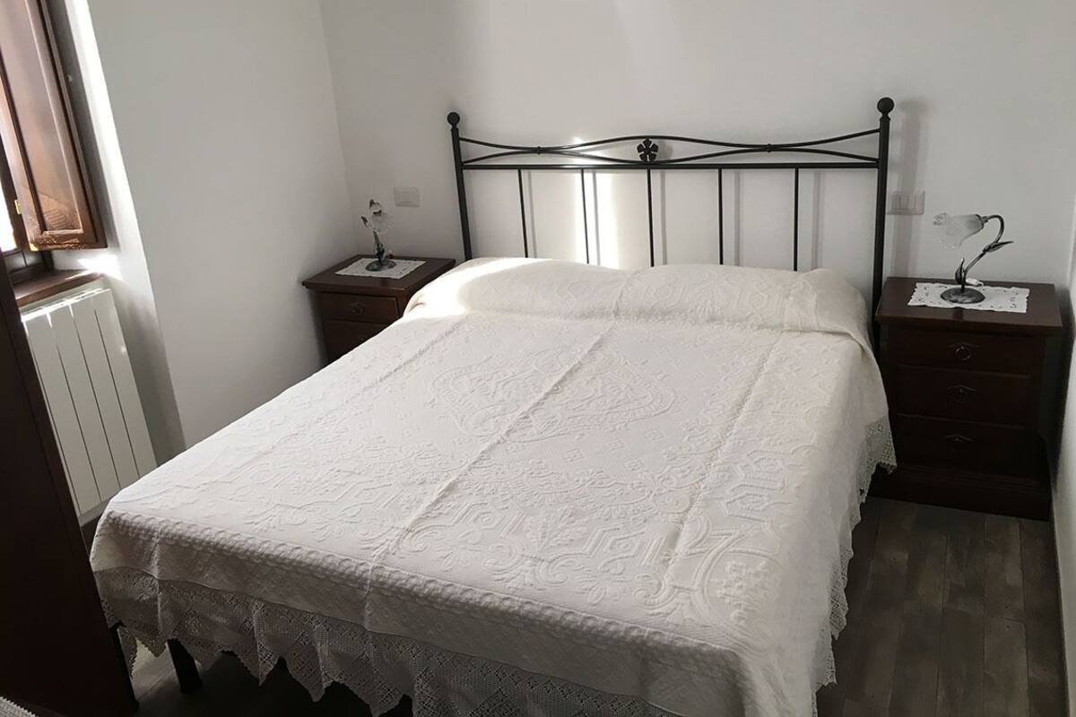 Double Room | Cribs/infant beds, free WiFi, bed sheets