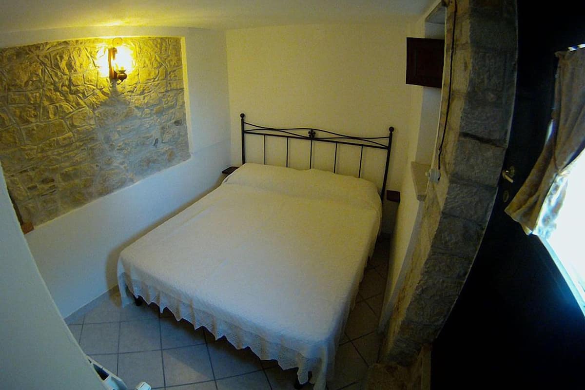 Economy Double Room | Cribs/infant beds, free WiFi, bed sheets