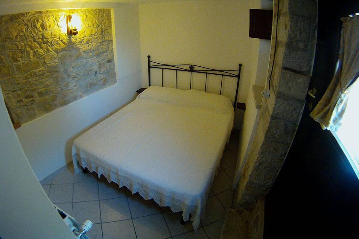 Economy Double Room | Cribs/infant beds, free WiFi, bed sheets