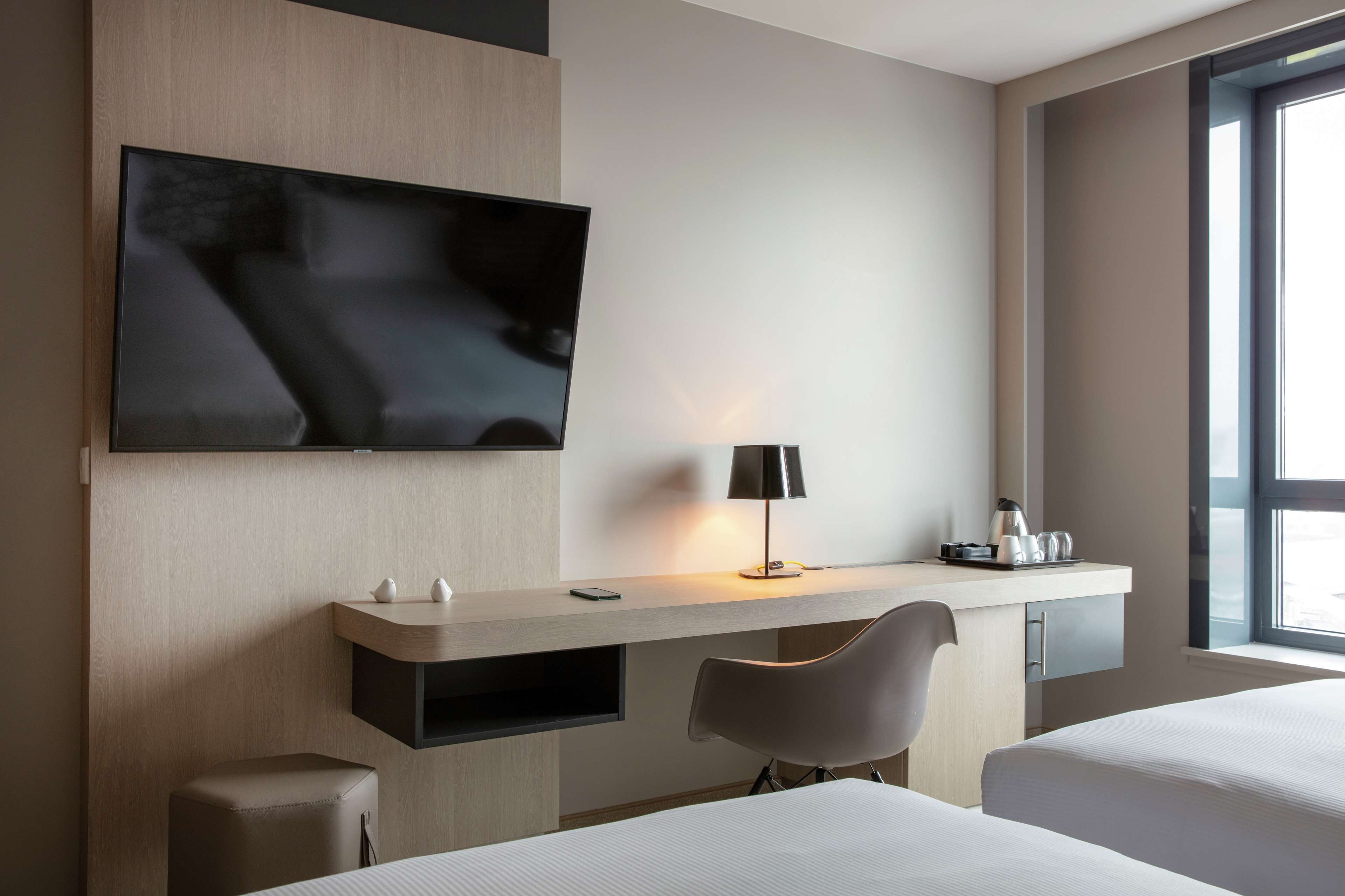 hypo-allergenic bedding, minibar, in-room safe, desk