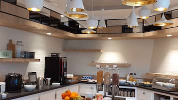 Daily continental breakfast (EUR 22 per person)