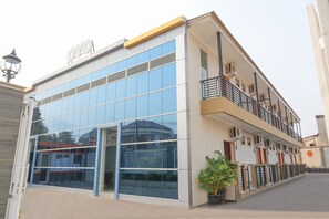 Property entrance - OYO 1524 D' Paseban (Jakarta)