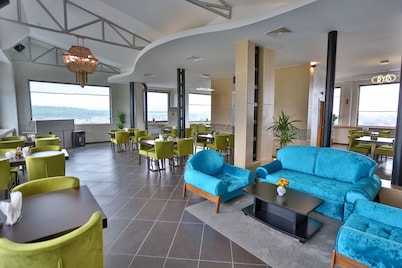 Hotel Terra Europe Brontes