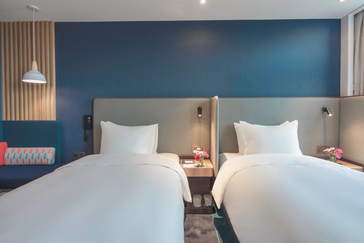 1 bedroom, in-room safe, blackout drapes, soundproofing