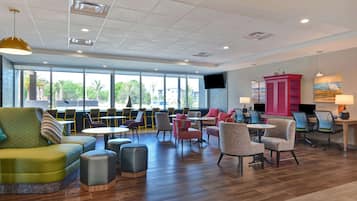 Petit déjeuner en libre-service compris tous les jours