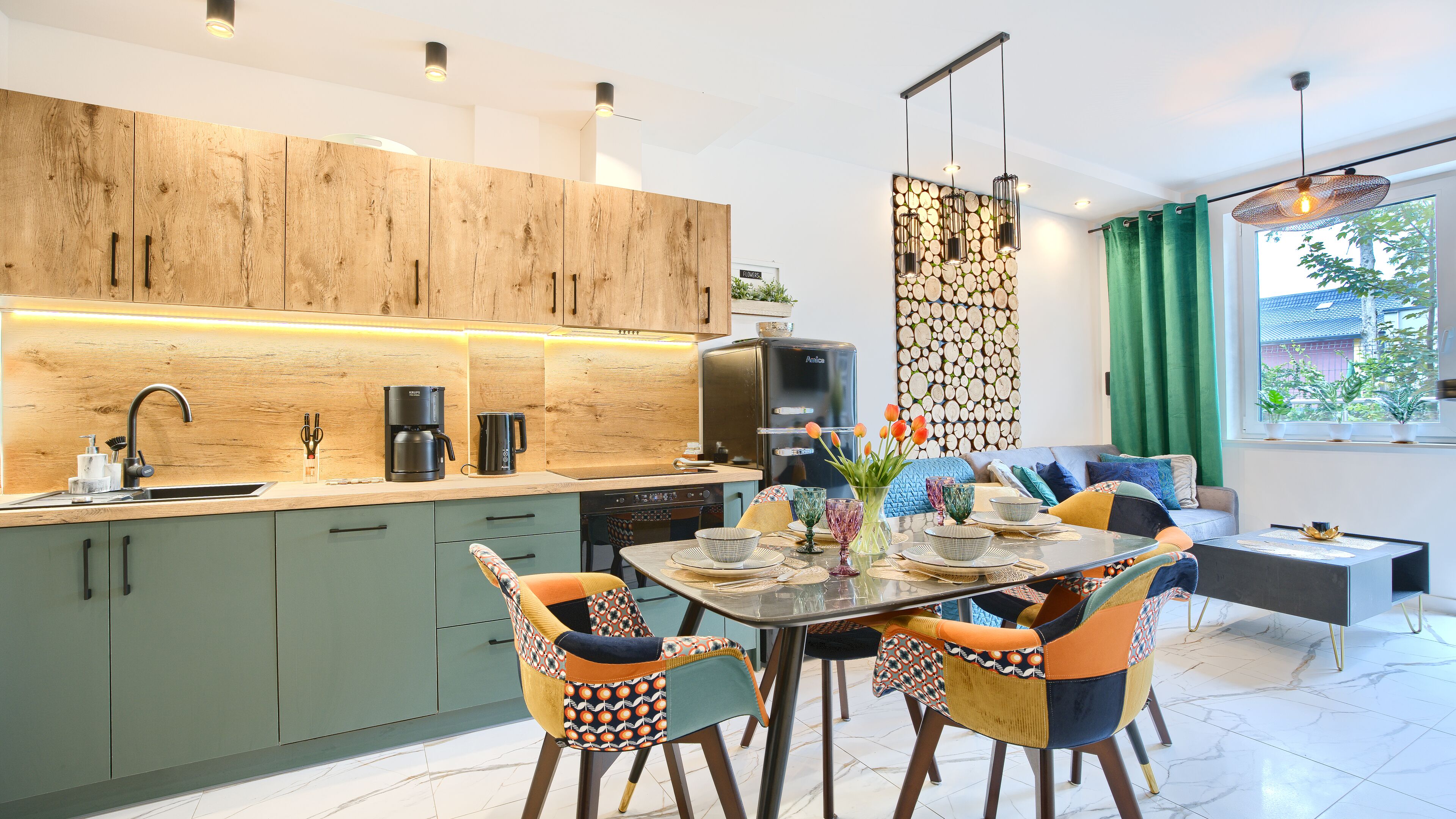 Apartment (8, ul. Morska 4) | Private kitchenette | Fridge, stovetop, electric kettle, cookware/dishes/utensils