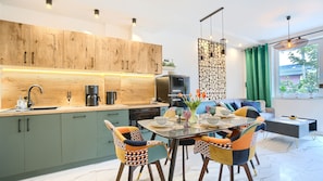 Appartement (8, ul. Morska 4) | Coin cuisine privé | Réfrigérateur, plaque de cuisson, bouilloire électrique