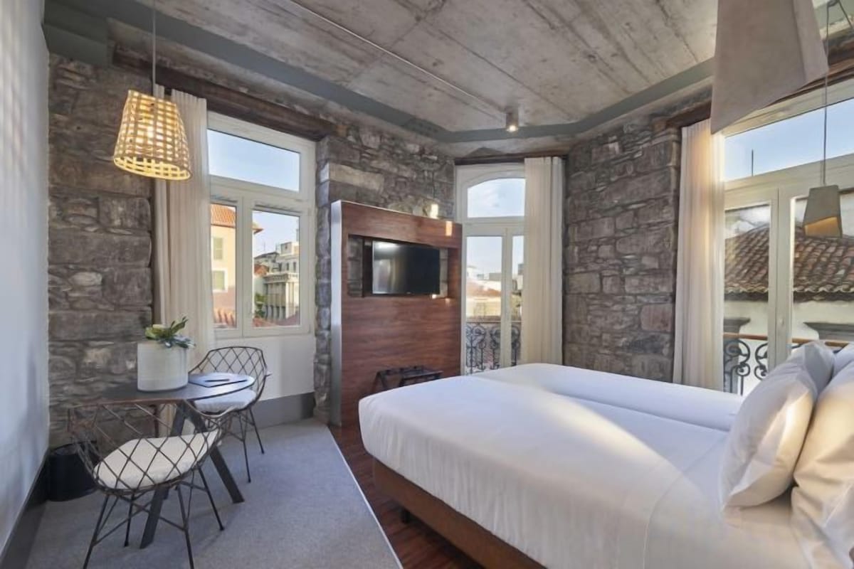Petit Double or Twin Room with Balcony