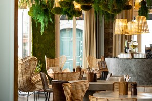 Free daily continental breakfast  - Hotel Caju (Funchal)