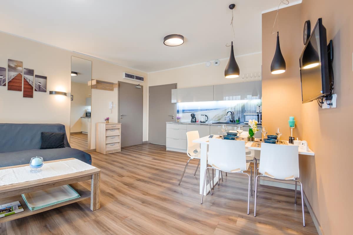 Apartment (24 I) | Living room | Flat-screen TV
