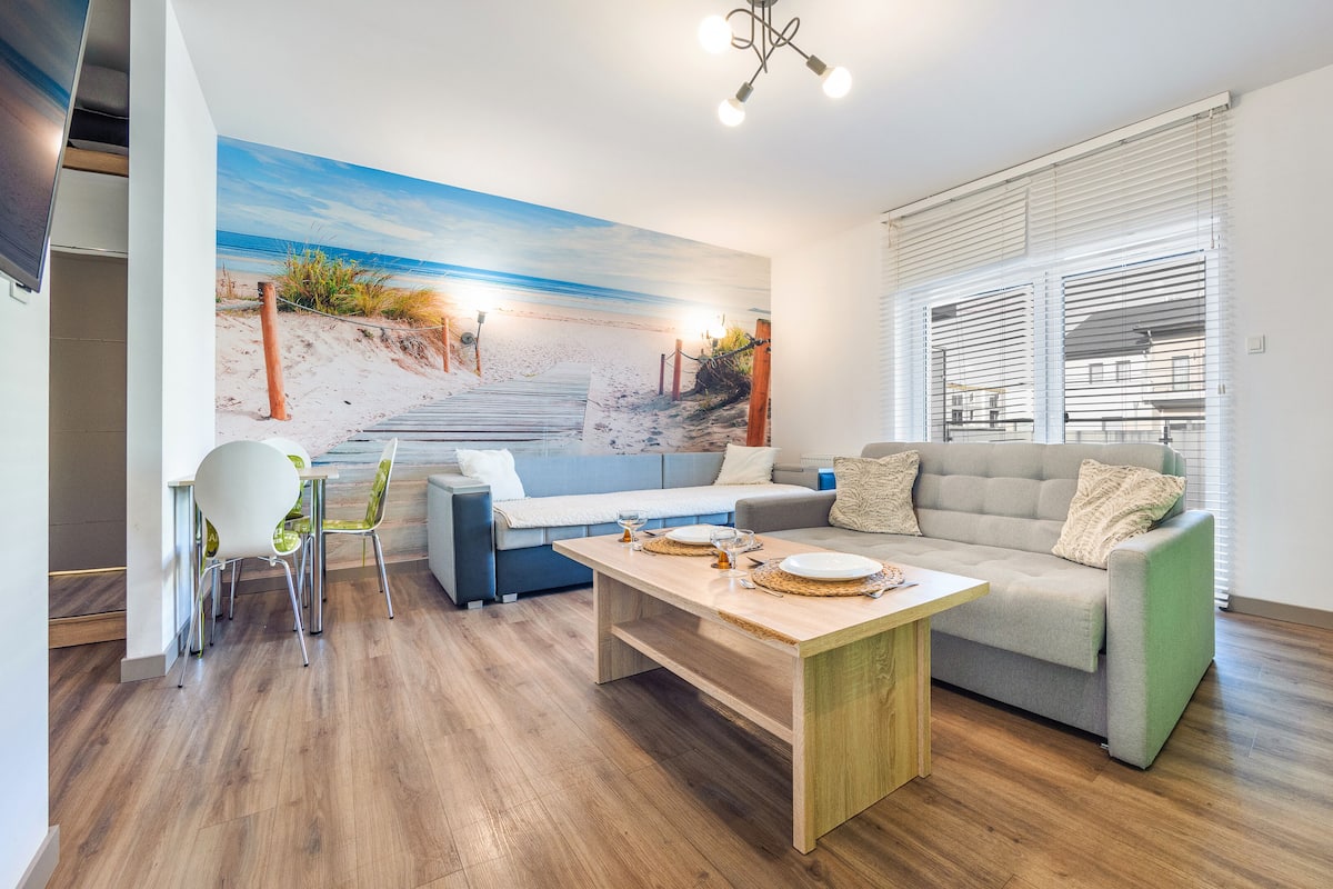 Studio (32 I) | Living area | Flat-screen TV