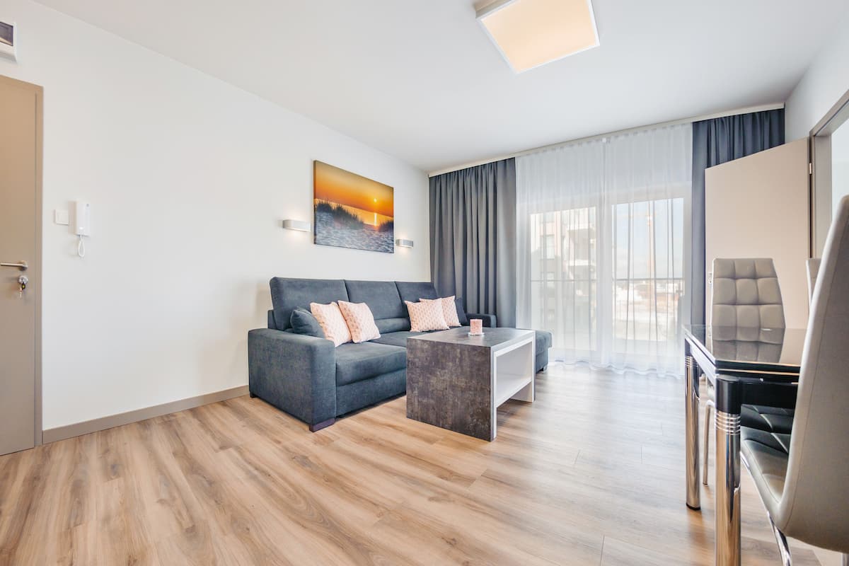 Apartment (I 10) | Living room | Flat-screen TV