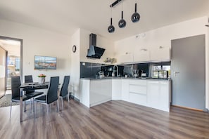 Appartement (H 10) | Cuisine privée | Réfrigérateur, surface de cuisson, bouilloire électrique