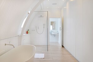 Design Penthouse, 2 Bedrooms, City View | 2 bedrooms, premium bedding, individually decorated - Alexa By Stay Amazing (Cape Town)