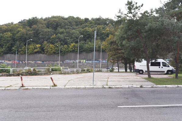 Free self-parking - Hotel Taxis Bratislava (Bratislava)