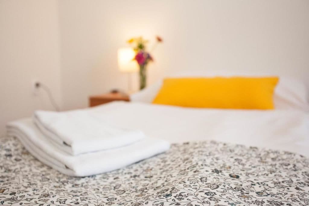 basic triple room | laptop workspace, free wifi, bed sheets