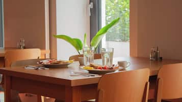 Daily buffet breakfast for a fee