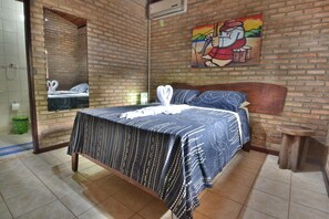 Bàn, truy cập Internet không dây miễn phí 