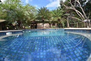 Hồ bơi ngoài trời 