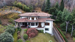 Front of property - Villa Isabel (Baveno)