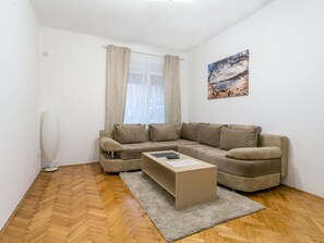 Leilighet, 1 soverom (17) | Oppholdsområde | Flatskjerm-TV