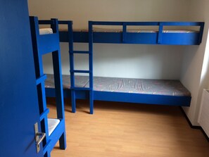 Habitación cuádruple | 1 dormitorio, decoración individual, mobiliario individual y wifi gratis