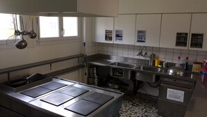 Nhà | Bếp riêng | Tủ lạnh, lò vi sóng 
