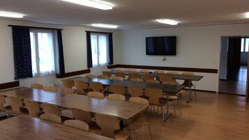 Tủ lạnh, lò vi sóng