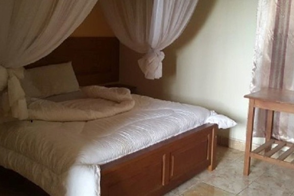 Standard Room | Desk, WiFi (free), bed sheets