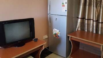 Standard Room | Desk, free WiFi, bed sheets
