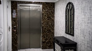 Room service – dining - Cnr Inci Hotel (Istanbul)
