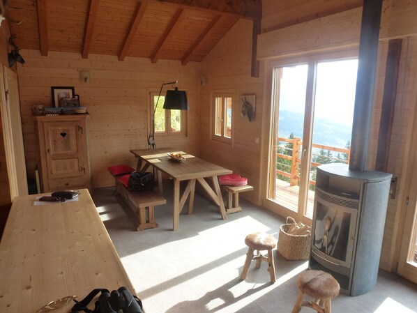 Luxury Chalet | Living area | Flat-screen TV, DVD player
