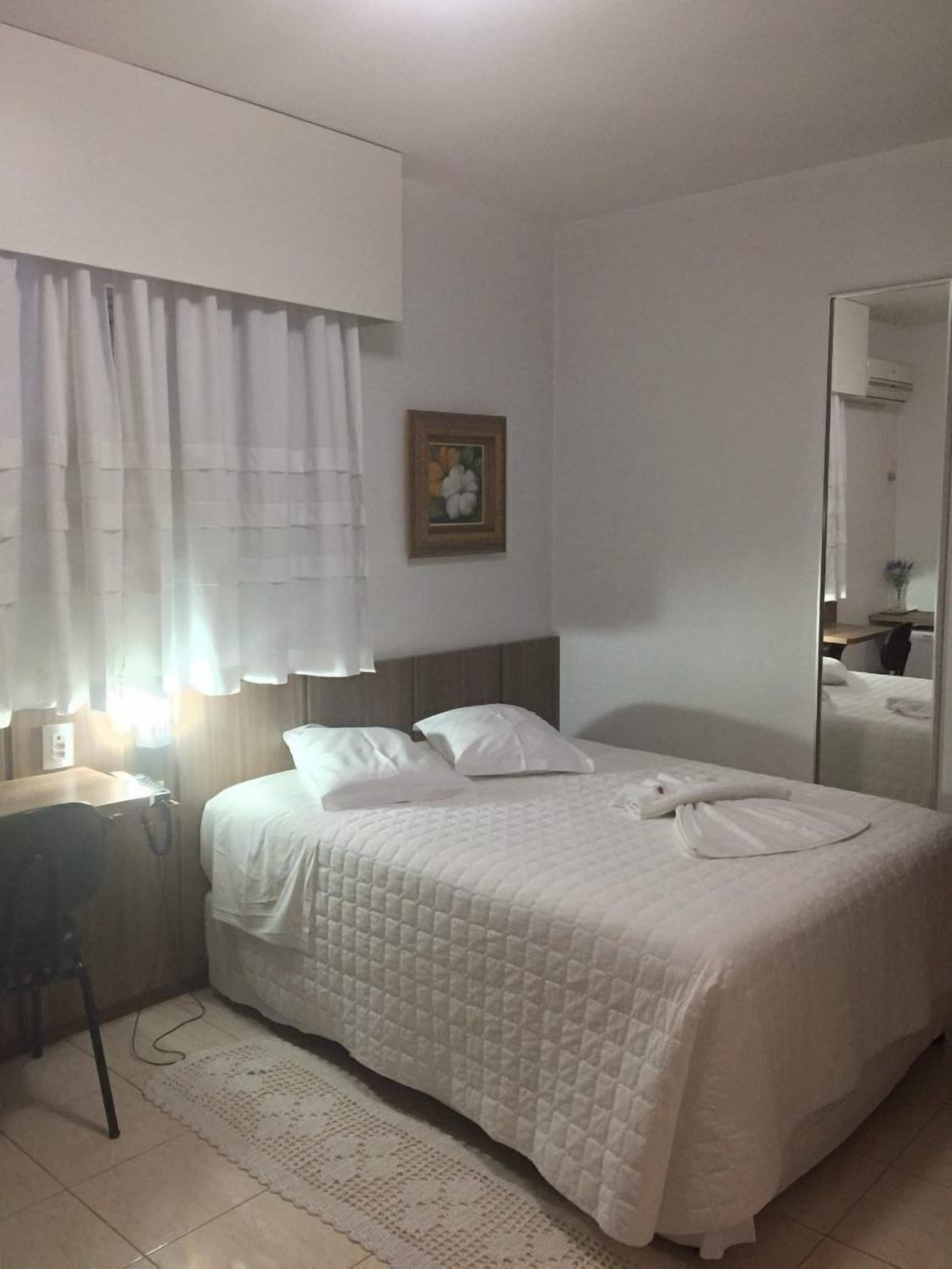 deluxe double or twin room | 1 bedroom, minibar, desk, free wifi