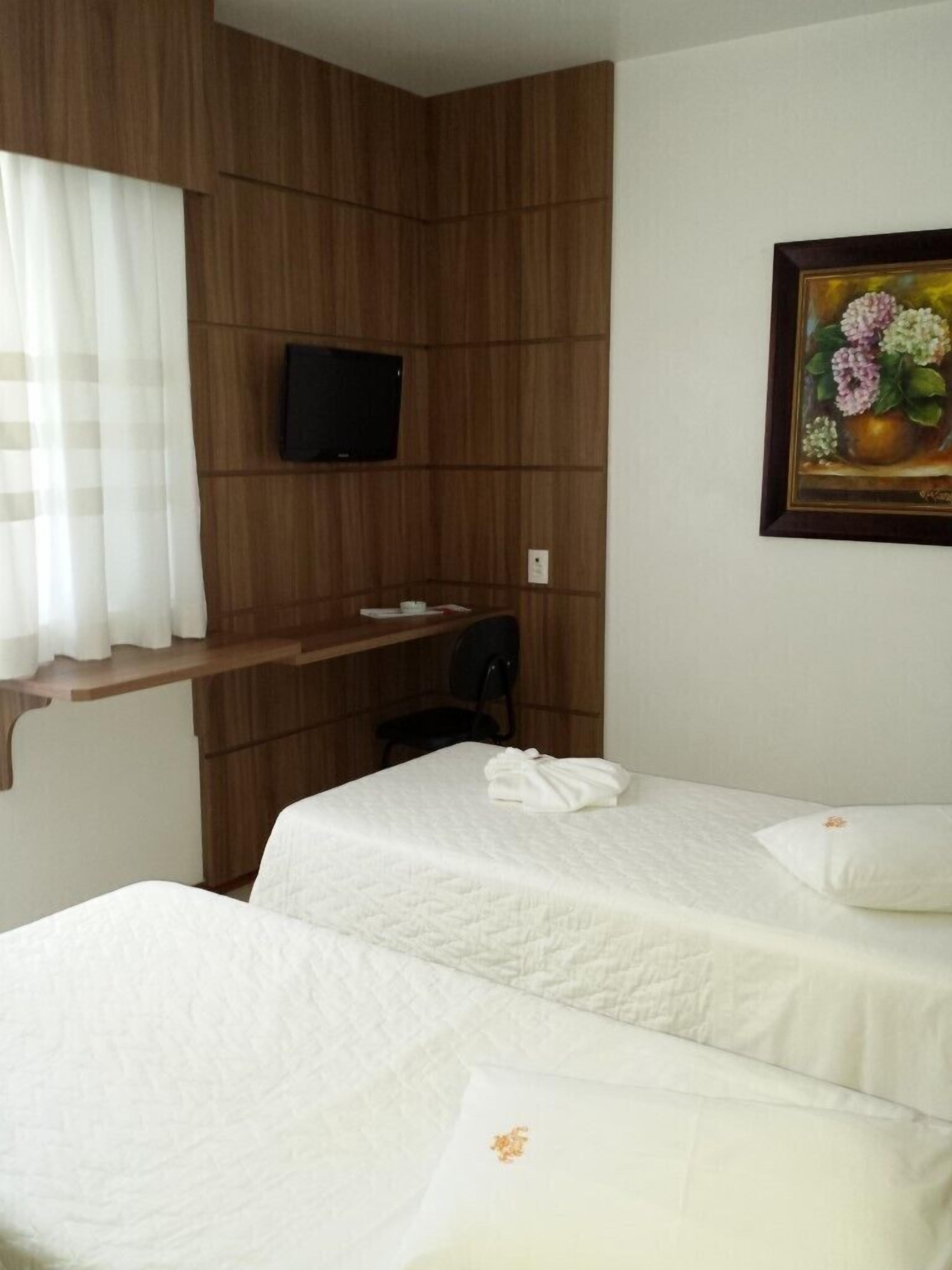 deluxe double or twin room | 1 bedroom, minibar, desk, free wifi