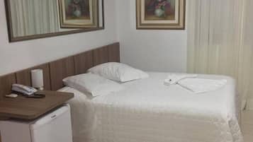 Deluxe Double or Twin Room | Minibar, desk, free WiFi, bed sheets