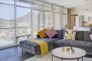 Living area - Hazel By Stay Amazing (Cape Town)