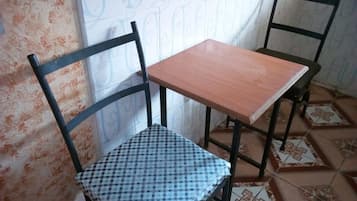 Double or Twin Room | In-room dining