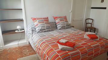 Chambre Double (Tomette) | Literie de qualité supérieure, décoration personnalisée