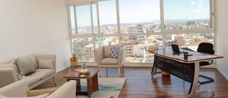 42-Zoll-Flachbildfernseher mit Satellitenempfang, Fernseher