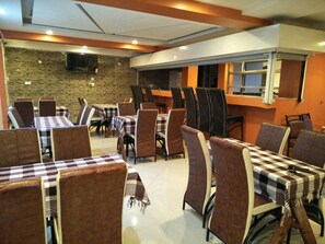 Breakfast, lunch and dinner served - Kenton Hotel (Kiambu)
