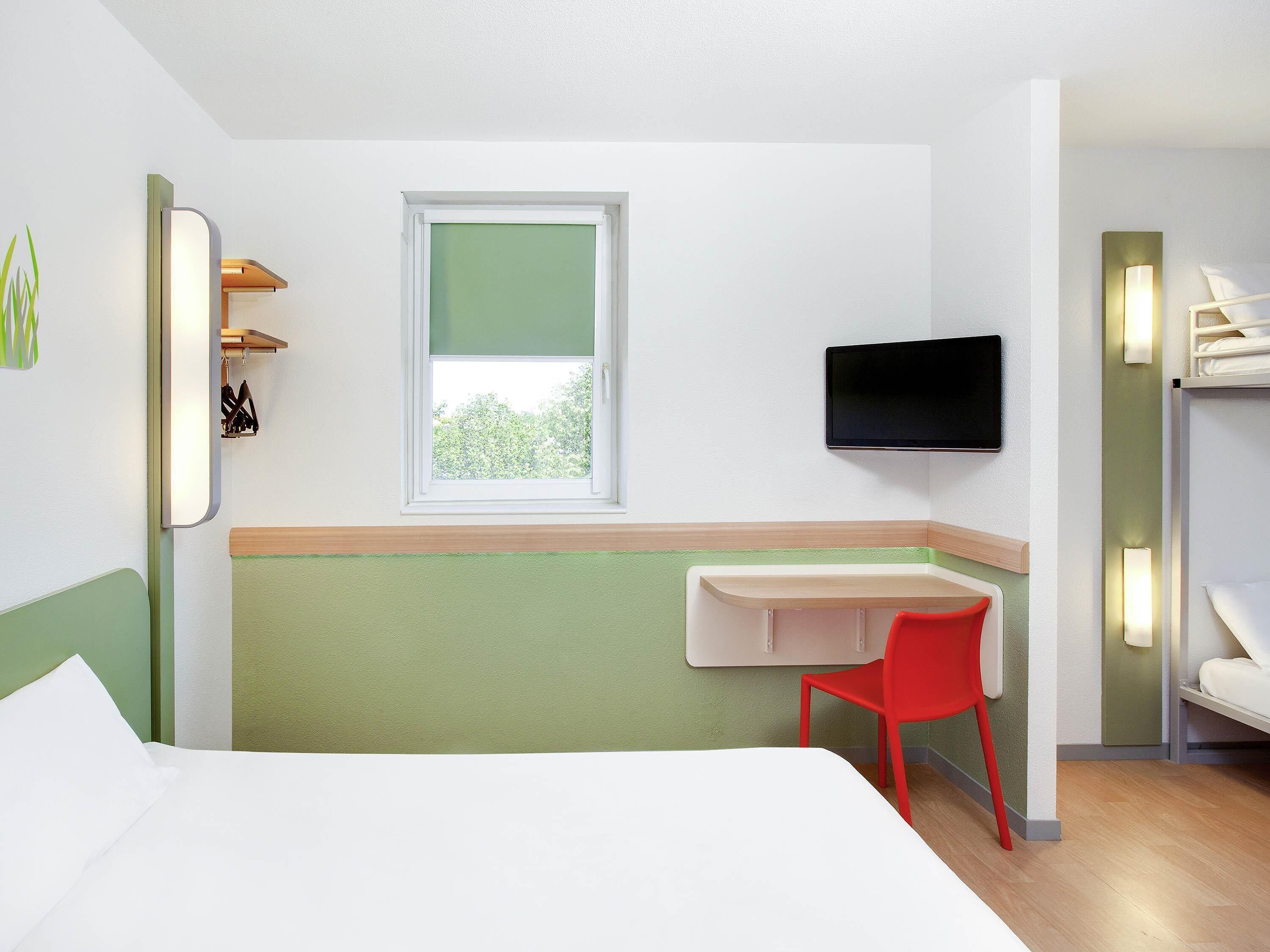 Family Room, 2 Double Beds | Desk, soundproofing